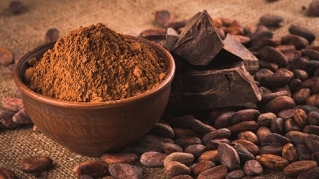 Il cioccolato fondente protegge il sistema cardiovascolare e metabolico.
