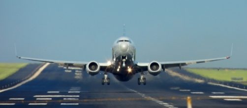 American Airlines passengers allegedly deplaned after a foul odor in the aircraft/Photo via Bernal Saborio, Flickr