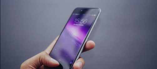 iPhone 8 will start at $1100 per JP Morgan analyst/Photo via Hamza Butt, Flickr