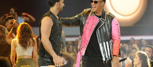 Malasia veta la canci&oacute;n 'Despacito' por el contenido "inapropiado ... - univision.com