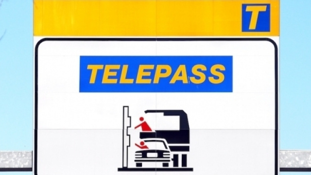 Con Telepass si potranno pagare anche le multe e la benzina grazie al circuito Pay