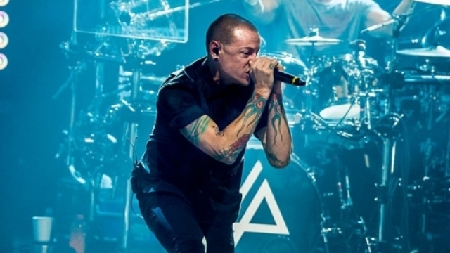 Shock per i Linkin Park: addio a Chester Bennington