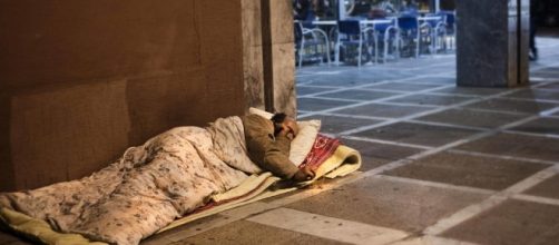 Delitos de odio contra las personas sin hogar