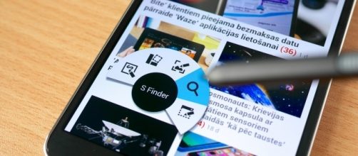 Galaxy Note 8 will have bigger top bezel/Photo via Karlis Dambrans, Flickr