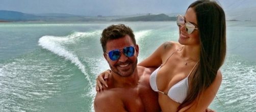 Eduardo Costa e namorada, Victor Villarim (reprodu&ccedil;&atilde;o / Instagram)