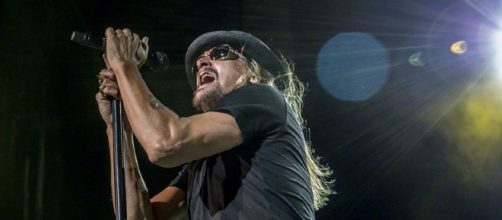 Kid Rock in performance (wikimedia commons)