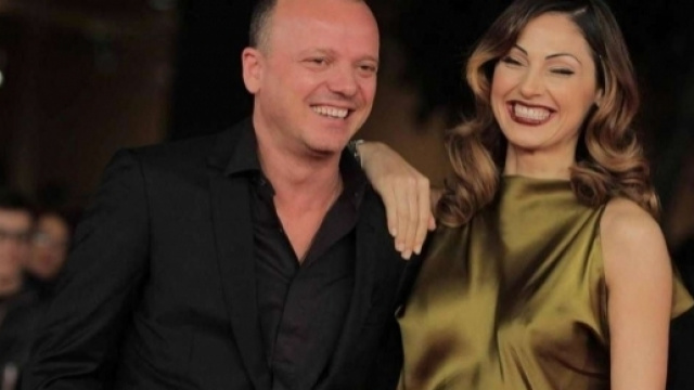 #Gigi D'Alessio e #Anna Tatangelo confermano la crisi. #Blasting News