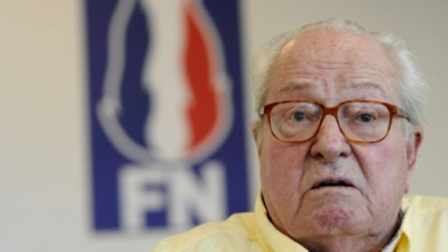 Porte close pour Jean-Marie Le Pen &agrave; une r&eacute;union au si&egrave;ge du FN