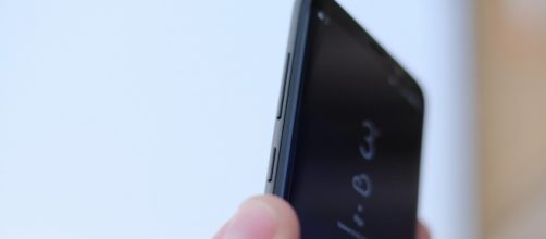 T-mobile is pushing out an update for the Galaxy S8 and S8+/Photo via Karlis Dambrans. Flickr