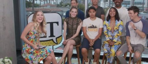 'The Flash' season 4 - YouTube Screenshot | Entertainment Tonight/https://www.youtube.com/watch?v=oQAnkMeu3xM