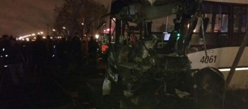 El colectivo es investido por un tren en la intersecci&oacute;n de Gavil&aacute;n y ruta 40 en Mariano Acosta