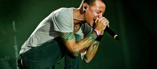Hallado muerto Chester Bennington, cantante de Linkin Park ... - crazyminds.es