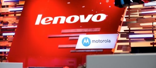 Lenovo shows of foldable device / Photo via Karlis Dambrans, Flickr