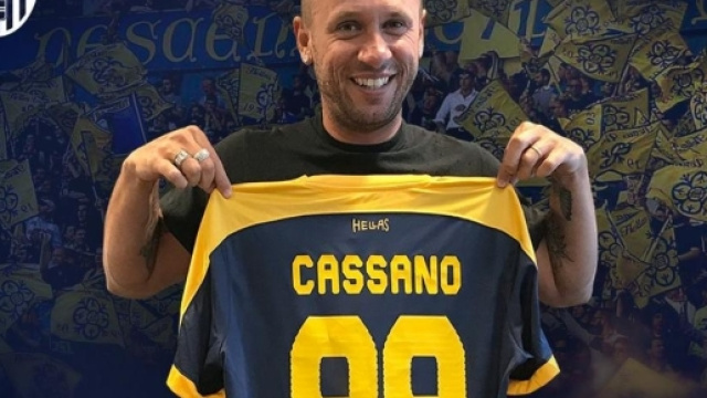 Cassano con la maglia dell'Hellas Verona