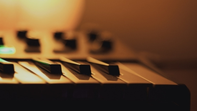 Copyright Pexels. Tastiera, simbolo degli anni '80.