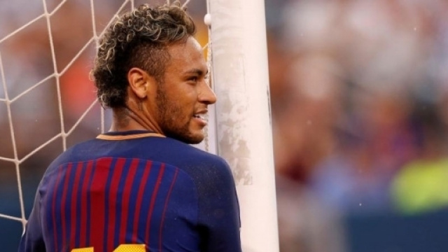 FC Barcelona: Piqu&eacute; anuncia que Neymar "se queda" en el Bar&ccedil;a ... - marca.com