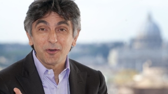 Terribile lutto per Vincenzo Salemme, la notizia poco fa su ... - leggo.it