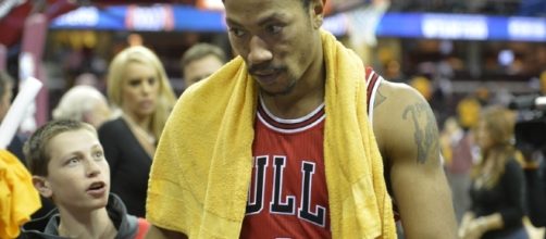 After meeting Monday with the senior staff of the franchise, Derrick Rose has pledged to sign with the Cleveland Cavaliers