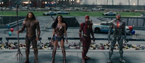 Comic-Con news: &lsquo;Justice League&rsquo; reshoots are bigger than expected - Photo: Justice League trailer screencaps