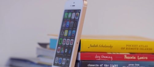 iPhone SE- Image Marques Brownlee-YouTube