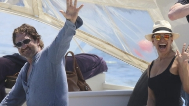 Barbara D'Urso e Gerard Butler lasciano insieme Ischia