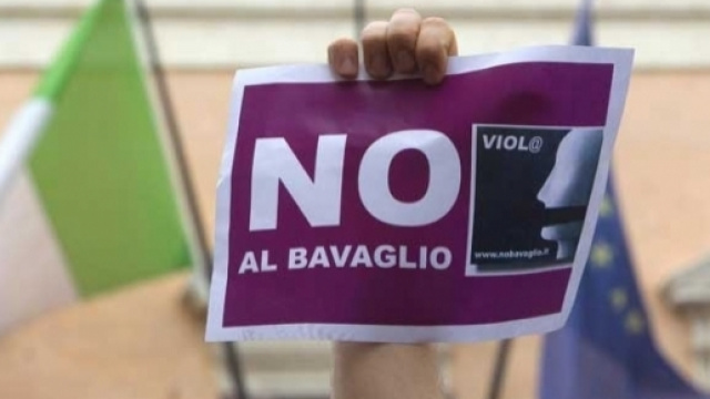 Bavaglio a internet, la casta ci riprova