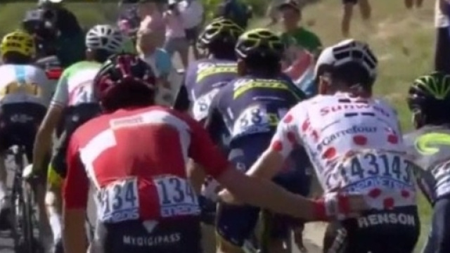 De Gendt, i complimenti a Barguil nella tappa dell'Izoard