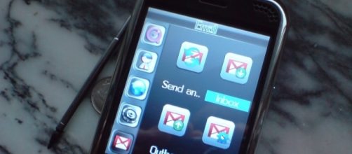 Smart Reply for Allo and Gmail inbox are getting Spanish support/Photo via Karl Baron, Flickr