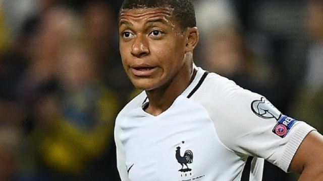 Mercato PSG : le dossier Mbapp&eacute; avance, Sirigu se l&acirc;che - rtl.fr