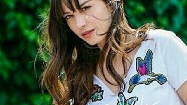 Ozge Gurel parla della sua storia d&rsquo;amore con Serkan Cayoglu