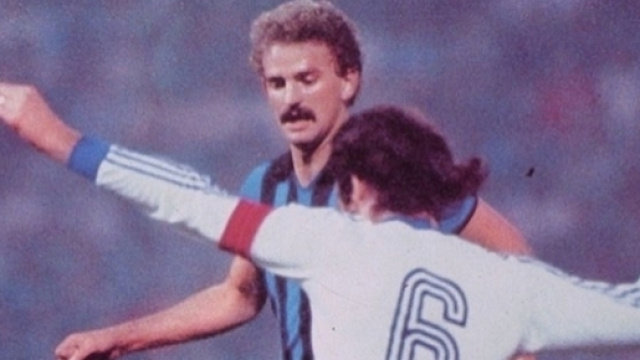 Prohaska contrastato da Stefanescu in Inter-Universitatea Craiova 2-0, Coppa dei Campioni 1980/81