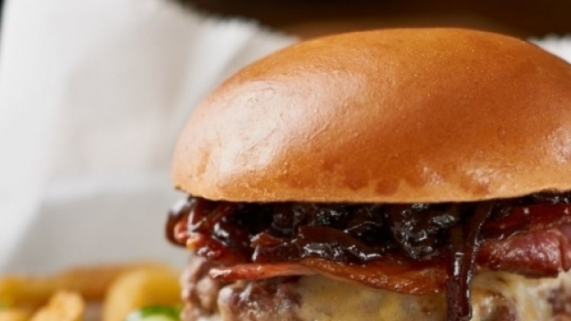 Ragazzo di Scampia perde la vita mentre mangia un panino.