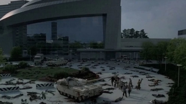 The Walking Dead : Le cr&eacute;ateur de la s&eacute;rie a expliqu&eacute; pourquoi le virus reste envelopp&eacute; d'un voile de myst&egrave;re.