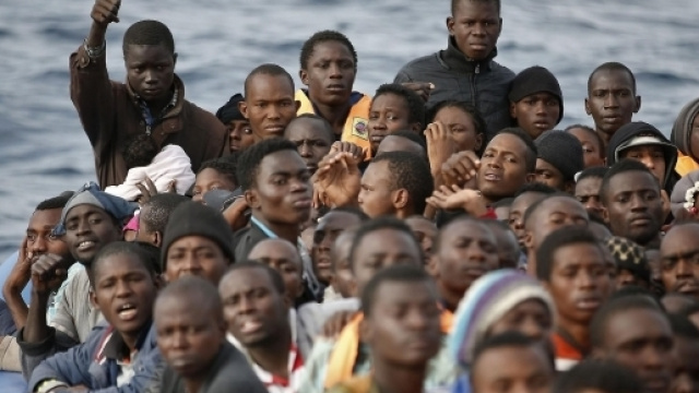 Uno dei tanti barconi di migranti provenienti dalla Libia