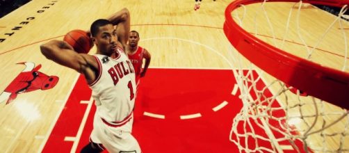 Derrick Rose went from making the max to the veteran&rsquo;s minimum in just six years. [Image Credit: NBAUniverse247/Youtube]