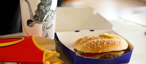 Eating a burger a soda together can make you fat/Photo via Maurice Svay, Flickr