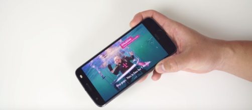 Moto Z2 Force - YouTube/Danny Winget Channel