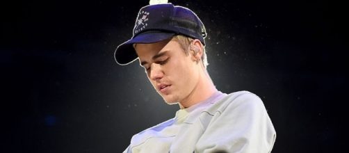 Pop Star gets banned in China I Justin Bieber - Image Ara Sale I arasale.com