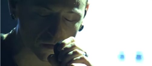 Rolling In The Deep Cover Chester Bennington - Numael Rolda/YouTube