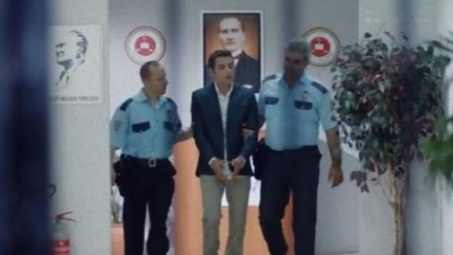 Cherry Season: Mete viene arrestato