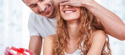 Sinais de que a pessoa que voc&ecirc; namora &eacute; emocionalmente saud&aacute;vel e te faz bem.