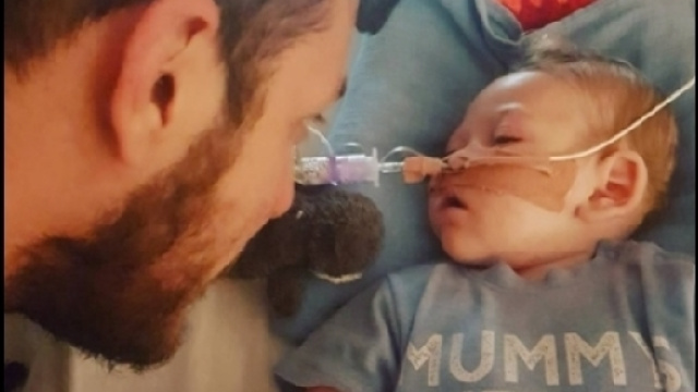 Il piccolo Charlie Gard &egrave; morto