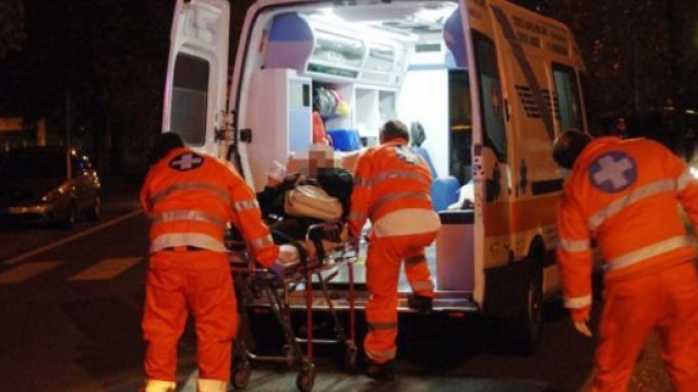 Incidente in scooter in provincia di Mantova: l'impatto con l'asfalto &egrave; stato fatale per un centauro (foto di repertorio)