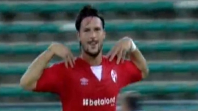 Riccardo Maniero saluta il Bari