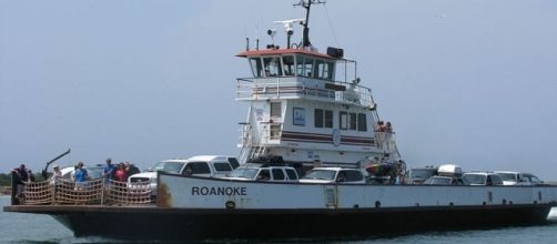 Ferry between Hatteras and Ocracoke (credit - Captain-tucker &ndash; wikimediacommons)