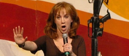 Kathy Griffin clarifies report about her alleged sentence for decapitated photo of Donald Trump. (Wikimedia/Sgt. Dallas Walker)