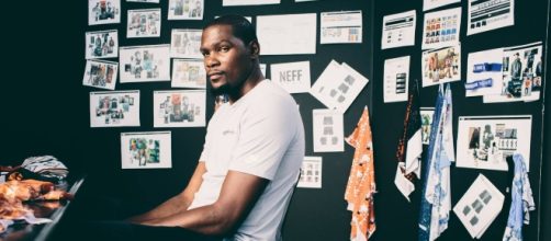Kevin Durant entered the Guinness Book of World Records for hosting the world&rsquo;s largest basketball workshop. [Image via Facebook/Kevin Durant]