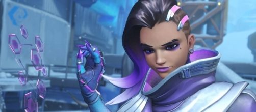 Sombra is one of the Offense heroes in 'Overwatch.' [Image via YouTube/GameLandVN]