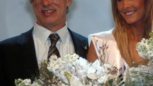 E' il 2003 quando Umberto Bossi, allora segretario del Carroccio, incorona Alice Grassi miss Padania.