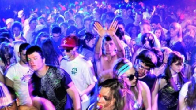 Minorenne violentata a Jesolo in una discoteca